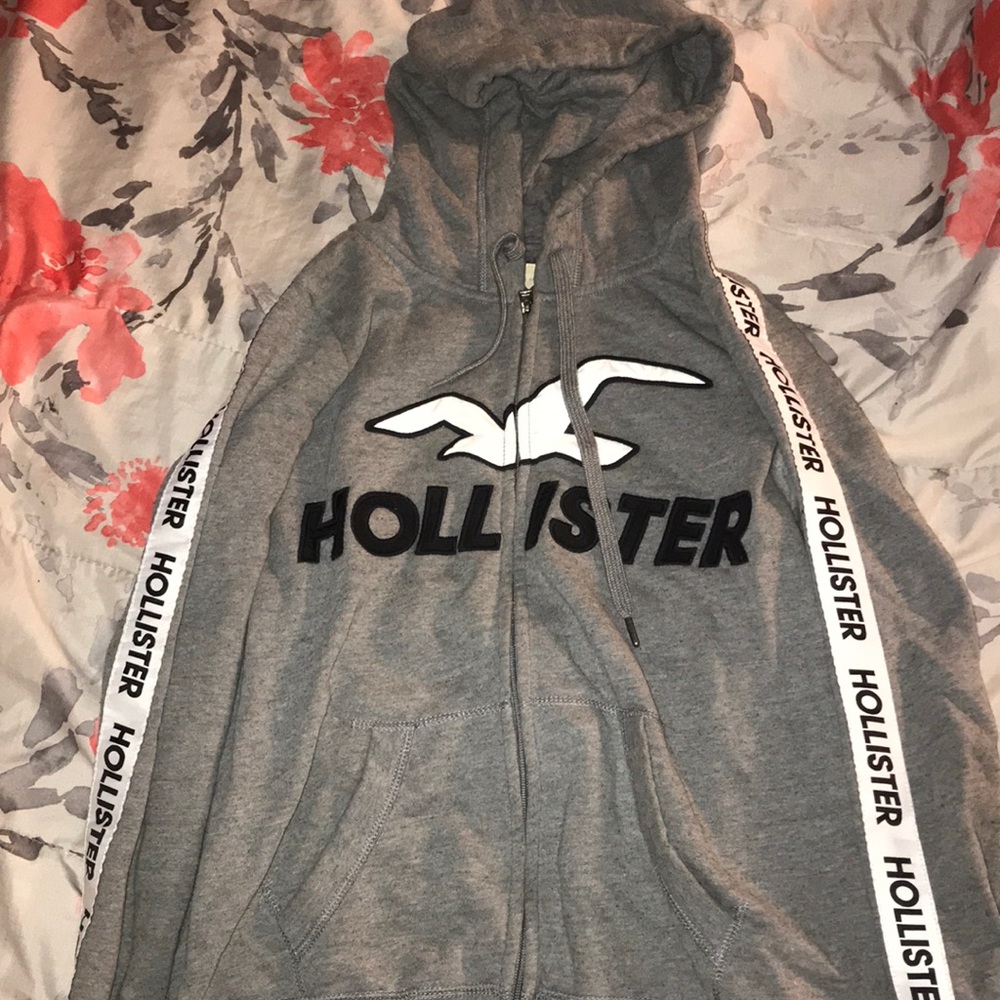 Hollister sweater
